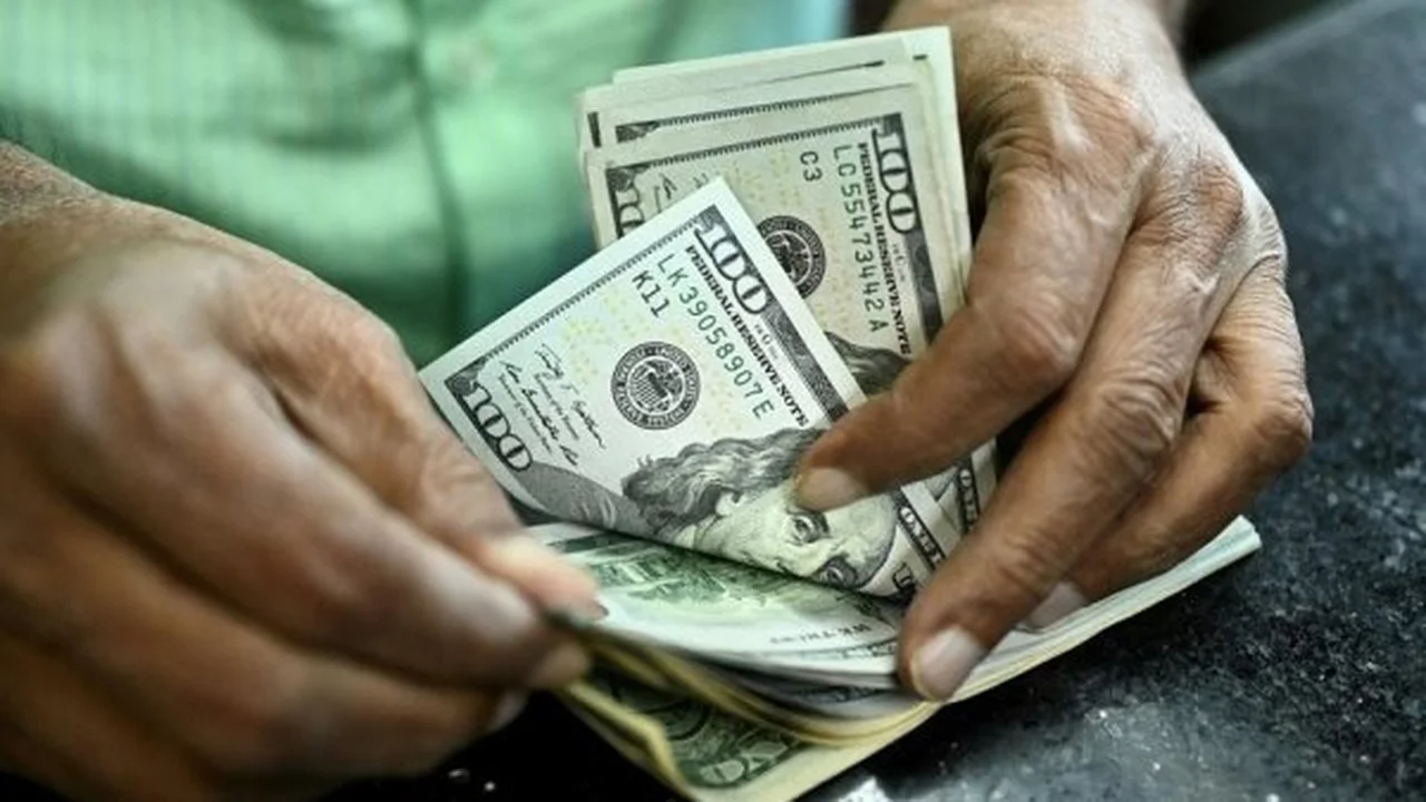 أعلى سعر للشراء.. قفزة جديدة في قيمة الدولار داخل مصرف أبو ظبي الإسلامي